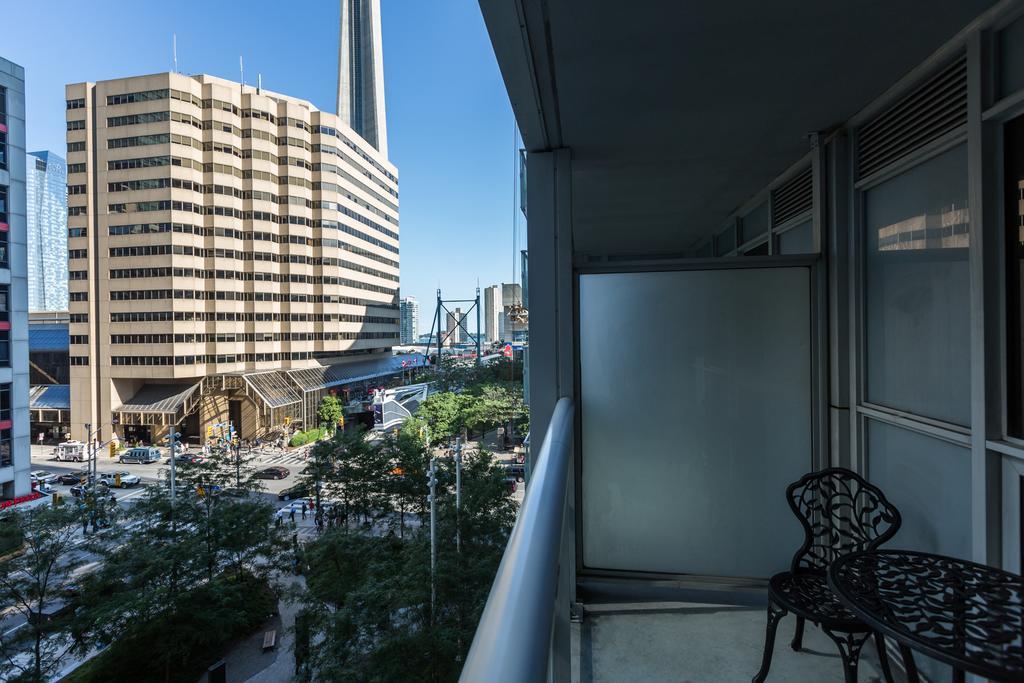 Applewood Suites - Cn Tower & Convention Centre Toronto Exterior photo